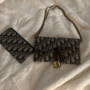 Dior Wallet On Chain w/ Pouch included